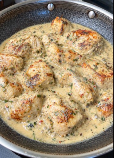 High-Protein Creamy Garlic Chicken Skillet