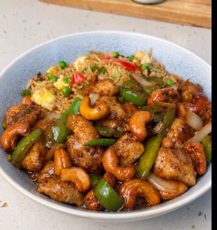Easy Cashew Chicken Stir-Fry with Garlic Sauce and Fried Rice